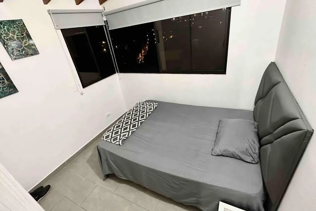 Stefi House En Belen La Mota Wifi Apartment Medellin 0*,